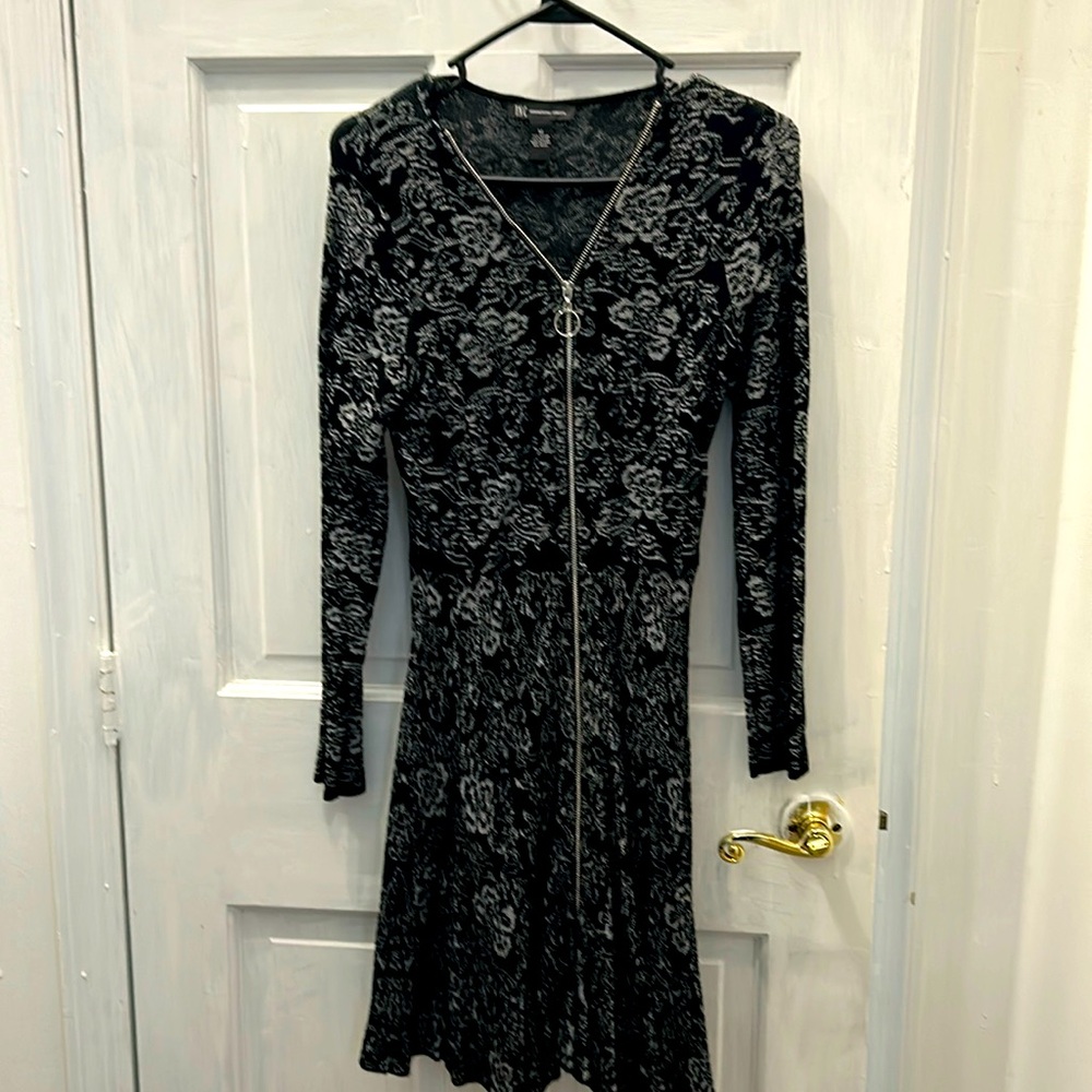 INC black & white stretchy dress with zipper top to bottom long sleeve! Medium